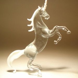 Stunning glass unicorn figurine